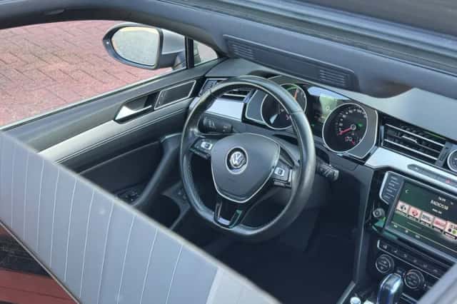 Volkswagen Passat (2015) thumbnail 6