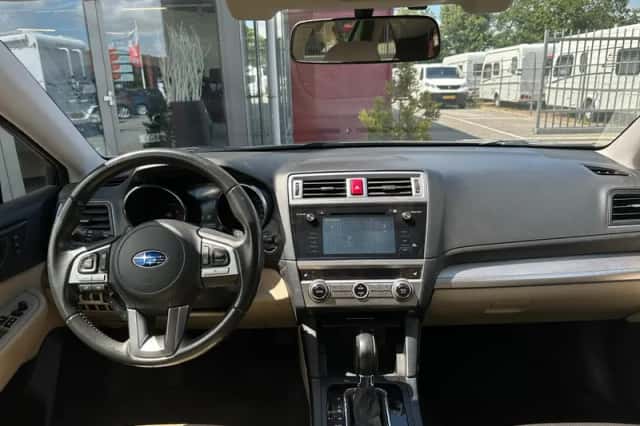 Subaru Outback (2015) thumbnail 2