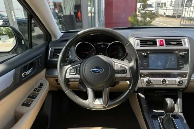 Subaru Outback (2015) thumbnail 6