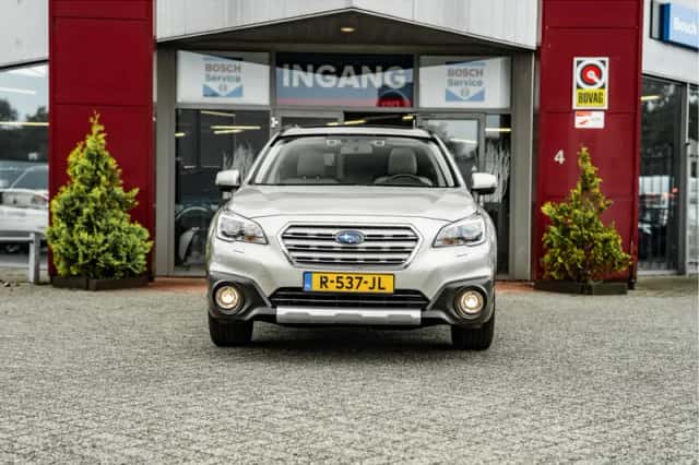 Subaru Outback (2015) thumbnail 6