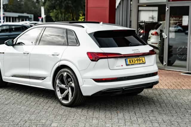 Audi e-tron (2021) thumbnail 3