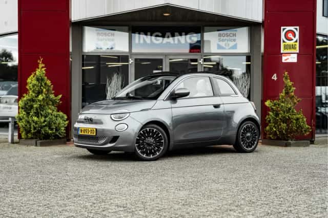 Fiat 500C (2021) thumbnail 1