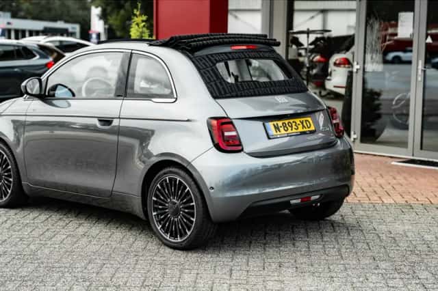 Fiat 500C (2021) thumbnail 3