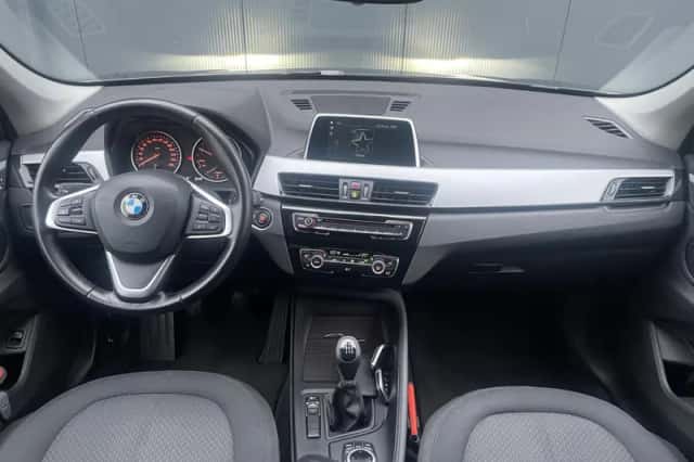 BMW X1 (2017) thumbnail 2