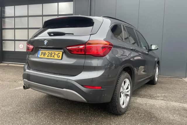 BMW X1 (2017) thumbnail 3