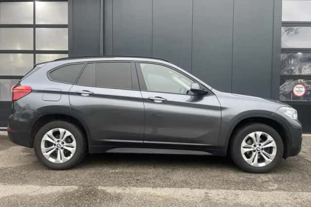 BMW X1 (2017) thumbnail 6