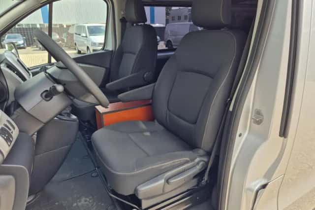 Renault Trafic (2016) thumbnail 5
