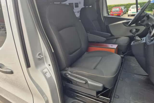 Renault Trafic (2016) thumbnail 6