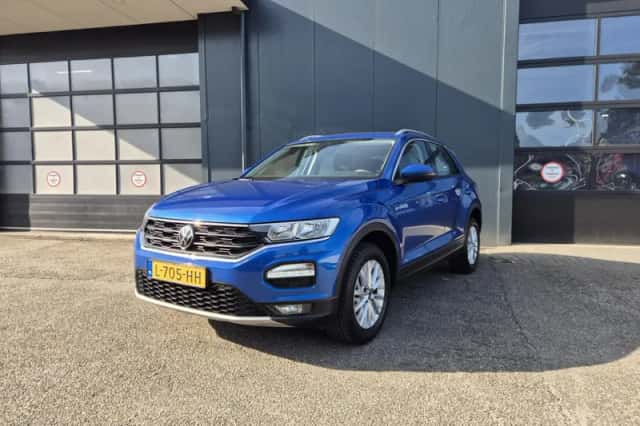 Volkswagen T-Roc (2021) thumbnail 1
