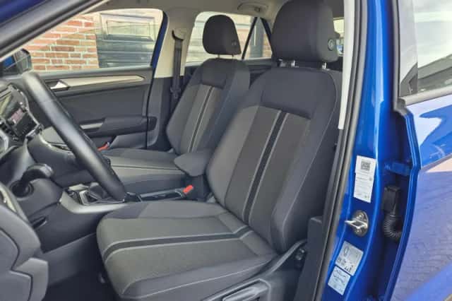 Volkswagen T-Roc (2021) thumbnail 5