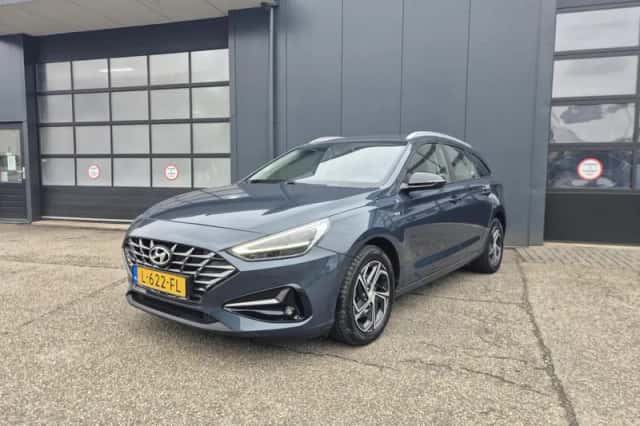 Hyundai i30 (2021) thumbnail 1