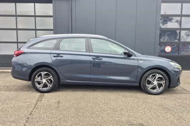 Hyundai i30 (2021) thumbnail 6