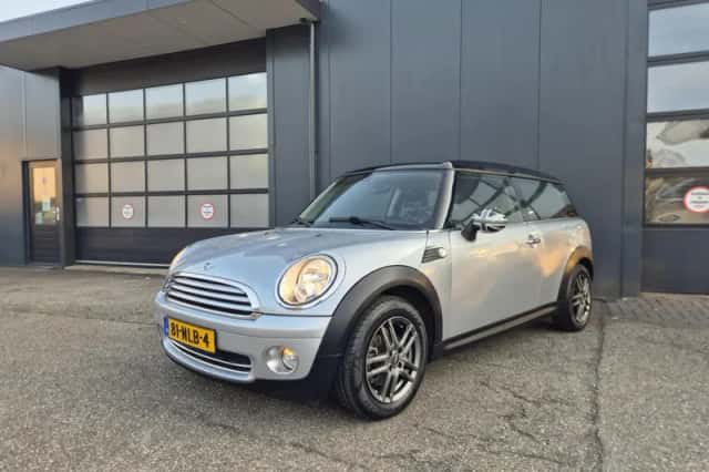 MINI Clubman (2010) thumbnail 1