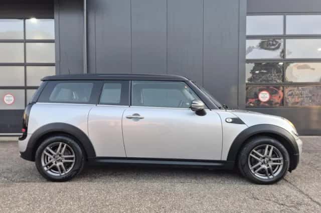 MINI Clubman (2010) thumbnail 6