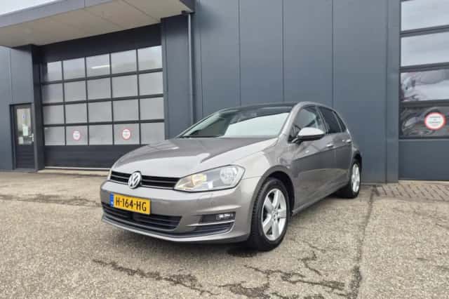Volkswagen Golf (2013) thumbnail 1