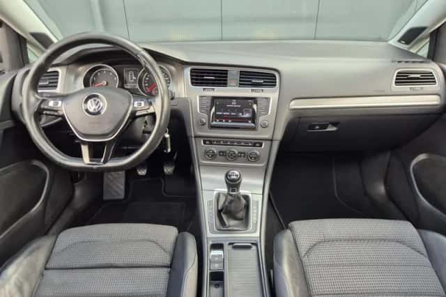 Volkswagen Golf (2013) thumbnail 2