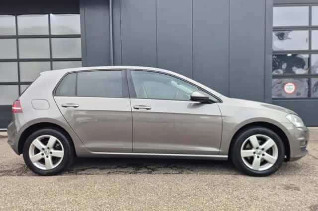 Volkswagen Golf (2013) thumbnail 6