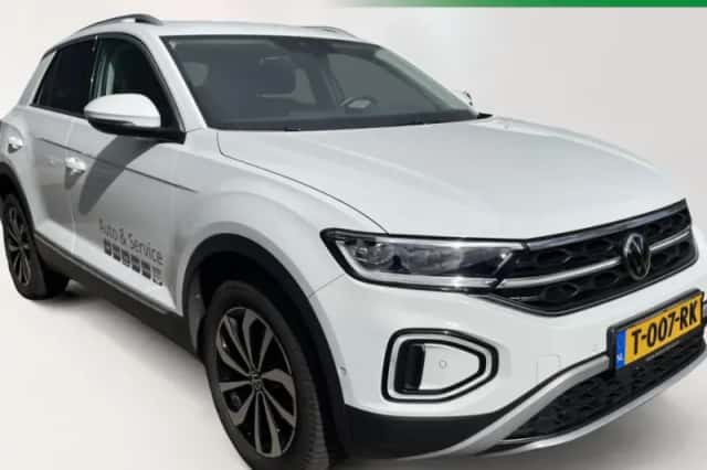 Volkswagen T-Roc (2022) thumbnail 1