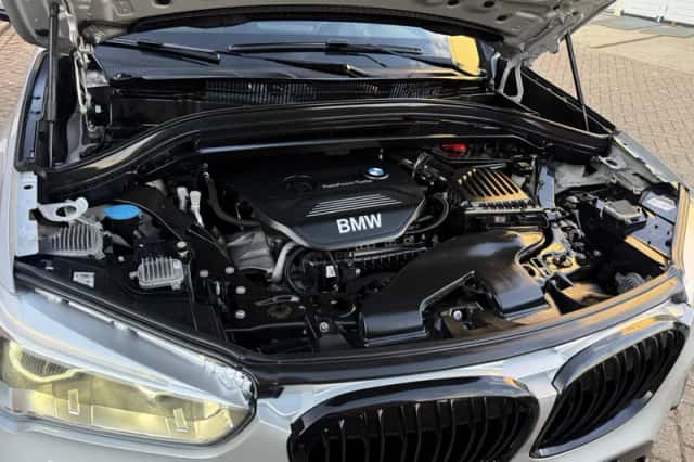 BMW X1 (2016) thumbnail 3