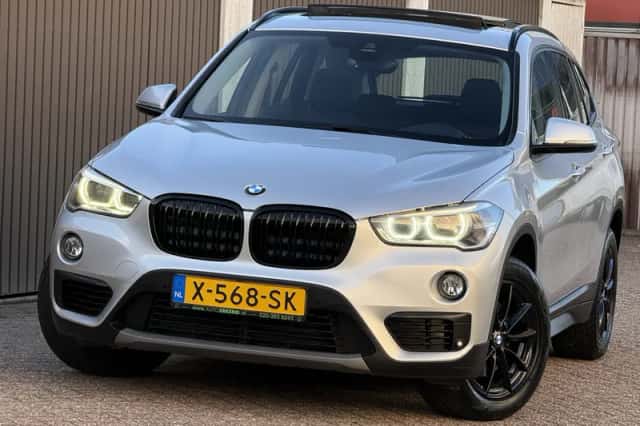 BMW X1 (2016) thumbnail 6