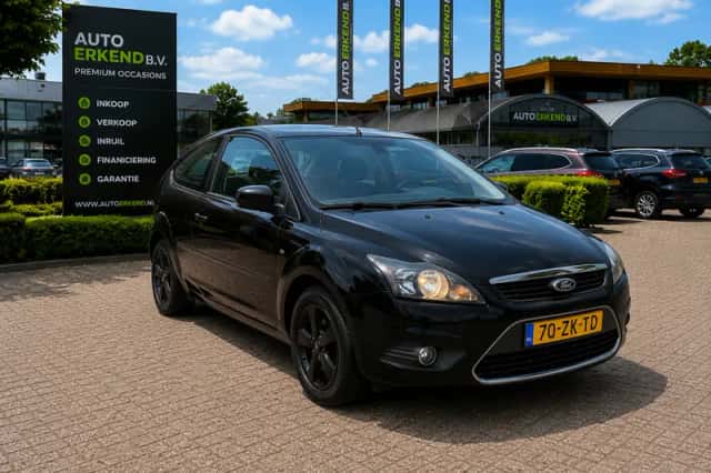 Ford Focus (2008) thumbnail 3
