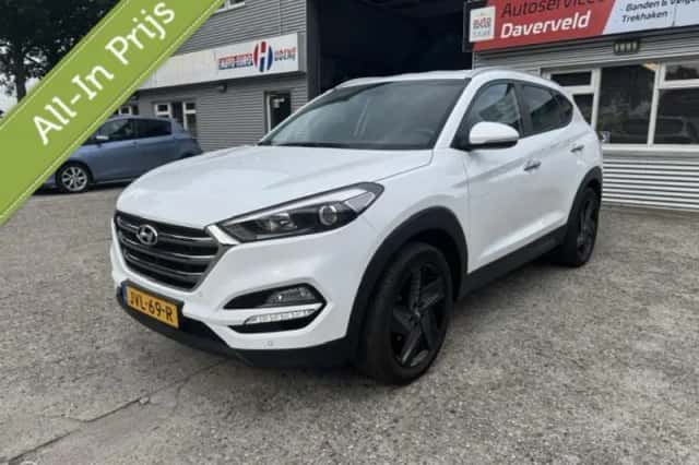 Hyundai Tucson (2016) thumbnail 1