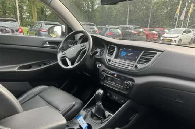 Hyundai Tucson (2016) thumbnail 2