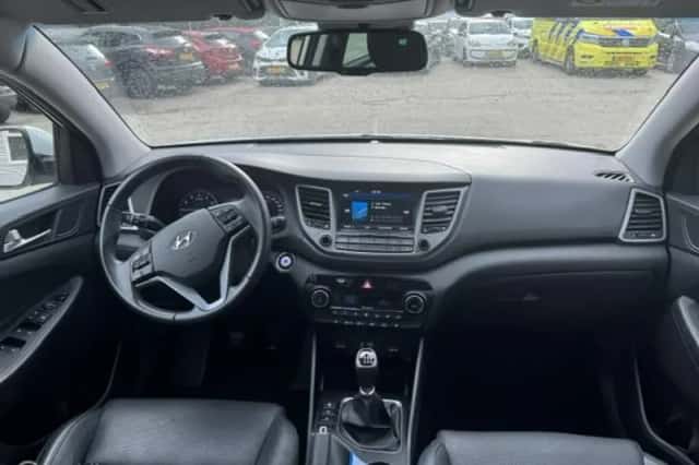 Hyundai Tucson (2016) thumbnail 4