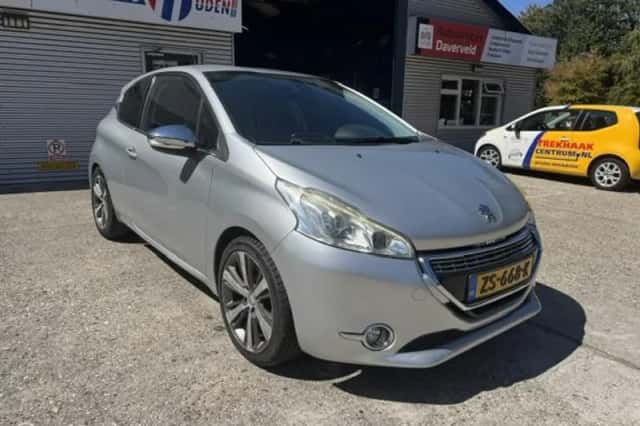 Peugeot 208 (2012) thumbnail 1