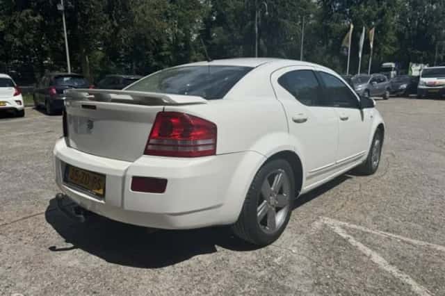 Dodge Avenger (2008) thumbnail 5