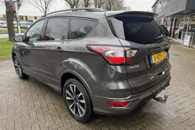 Ford Kuga (2017) thumbnail 3