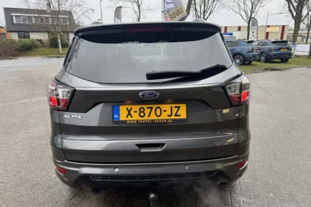 Ford Kuga (2017) thumbnail 4