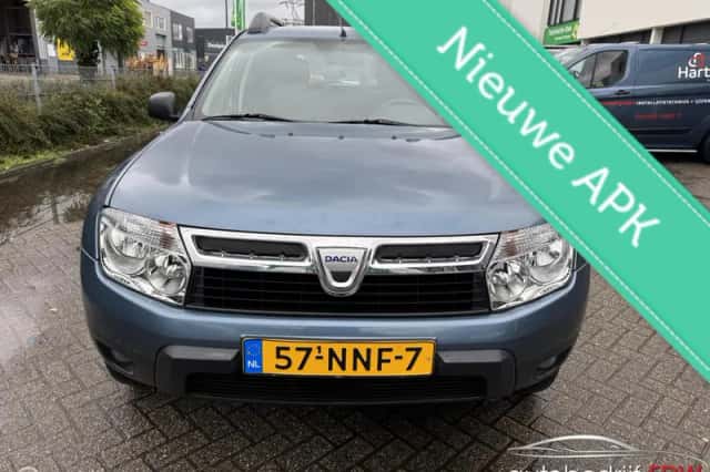 Dacia Duster (2010) thumbnail 2