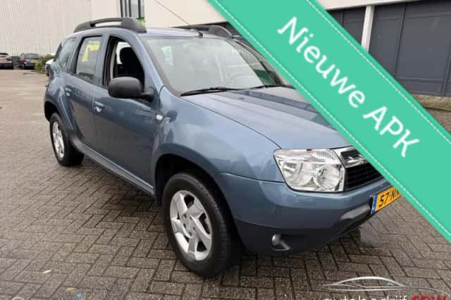 Dacia Duster (2010) thumbnail 3