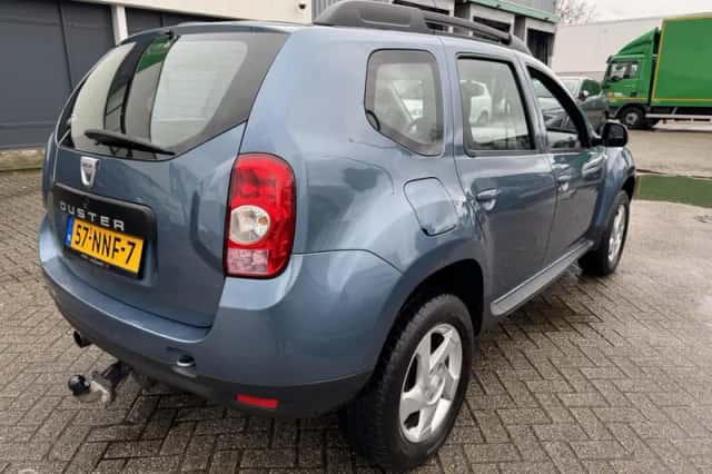 Dacia Duster (2010) thumbnail 5