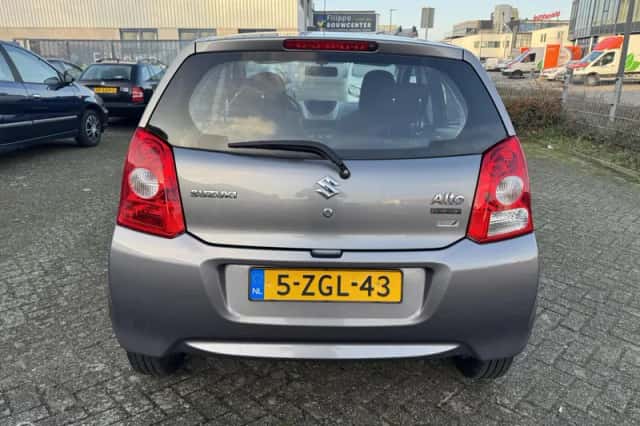 Suzuki Alto (2015) thumbnail 6