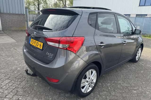 Hyundai ix20 (2011) thumbnail 5