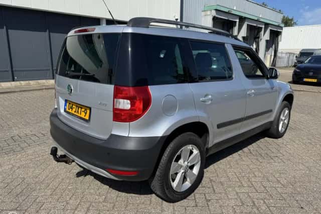Škoda Yeti (2010) thumbnail 5