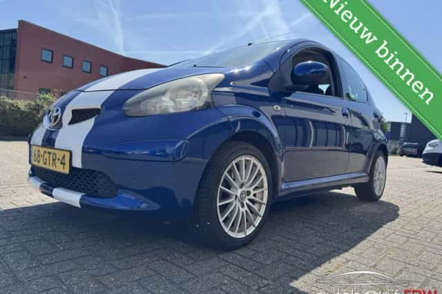 Toyota Aygo (2008) thumbnail 1