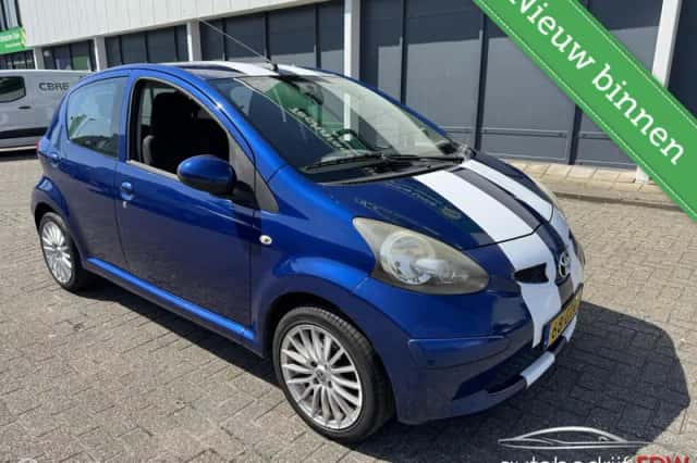 Toyota Aygo (2008) thumbnail 3