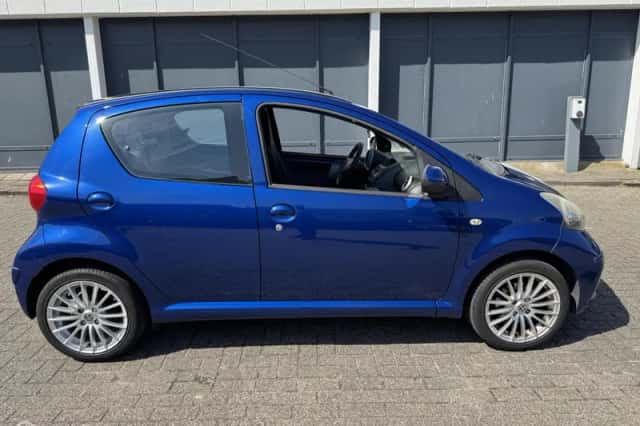 Toyota Aygo (2008) thumbnail 4