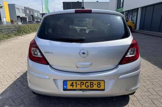 Opel Corsa (2011) thumbnail 6