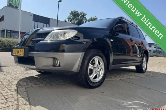 Mitsubishi Outlander (2009) thumbnail 1