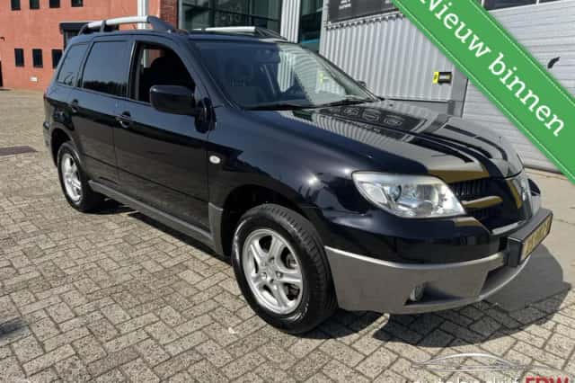 Mitsubishi Outlander (2009) thumbnail 3