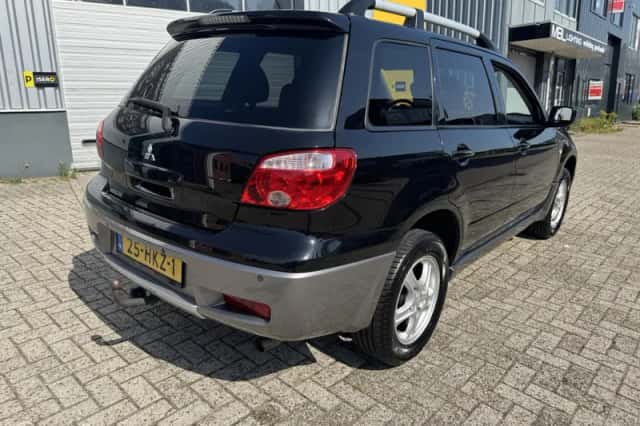 Mitsubishi Outlander (2009) thumbnail 5