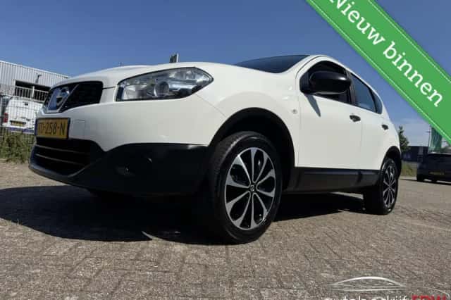 Nissan Qashqai (2012) thumbnail 1