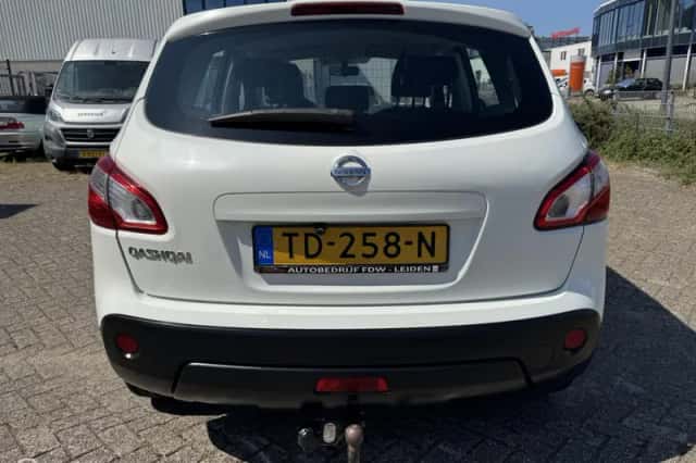 Nissan Qashqai (2012) thumbnail 6