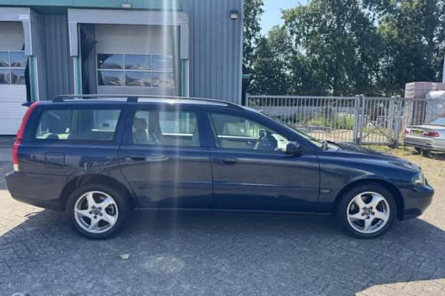 Volvo V70 (2003) thumbnail 4