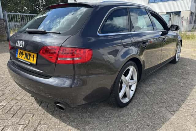 Audi A4 (2009) thumbnail 5