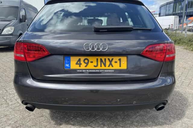 Audi A4 (2009) thumbnail 6